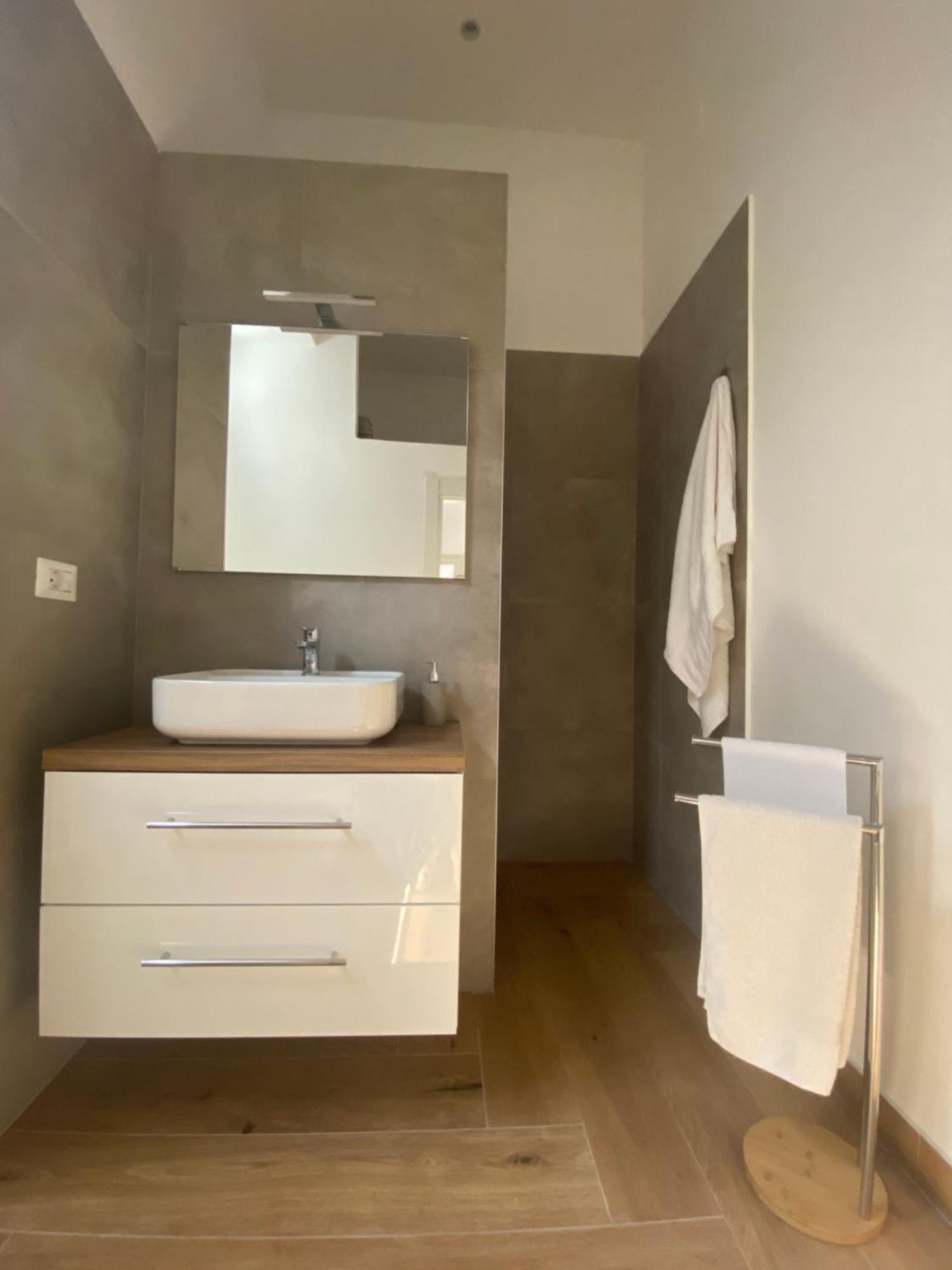 Apartment 19 San Genna *